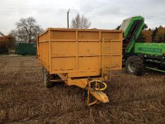 Legg 10T tandem axle grain trailer, hydraulic brakes.