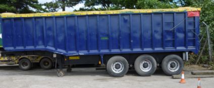 Wilcox Tipper trailer 1983. Steel suspension, MOT valid until Aug 2016. Location: Immingham NE Lincs