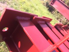 Steel framed stable/mono slope 36ftlong x 12ft wide x 8ft @front x7ft @ back x 3 ft canopy(h1236)