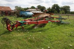 Kverneland R100 Variomat 10f plough with Packomat presses