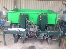 Reekie (2008) 2 Row Potato Planter Location: Spalding,