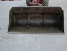 Earth Bucket 2.4m (8'), Redrock Brackets