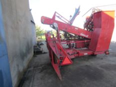 2004 Dewulf P3C Single Row Carrot Top Lifter with Automatic Box Filler Serial No. 5904914