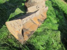 Ditching Bucket 1.82m (6') with Komatsu Brackets