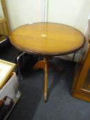 Circular Coffee Table of Tripod Legs