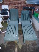 Pair of Garden Recliners - Green