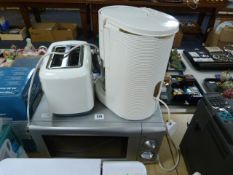Sanyo Microwave Oven - Toaster & Coffee Percolator