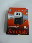 *SanDisk 8 GB MP3 Player with Radio