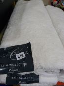 *2 White Luxury Bath Mats