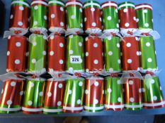 *8 Tom Smith Christmas Crackers