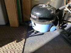 Henry Macro Vacuum Cleaner