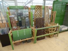 2 Trellis Display Stands