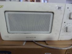 *Daewoo 600 Watt Microwave Oven
