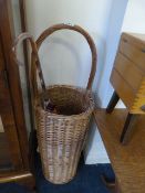Wicker Umbrella Stand with Umbrellas
