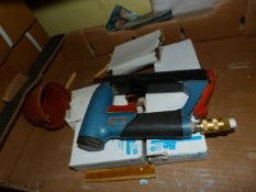 BEA Pneumatic Staple Gun with 4 Boxes of Staples