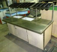 Cutlery/condiment unit