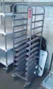 Mobile tray clearing trolley