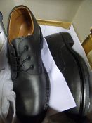 *Pair of Comfort Grip Manager's Safety Shoes Size 43
