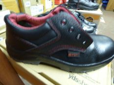 *Pair of YBS Safety Shoes Size 44