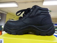 *Pair of Sterling Black Safety Boots - Size 12