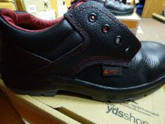 *Pair of YBS Safety Shoes Size 44