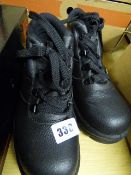 *Pair of Black Chukka Boots Size 5