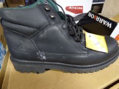 *Pair of Prospector Safety Boots Black Size 9