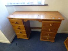 Pine Kneehole Desk