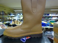 *Pair of Dickies Safety Rigger Boots - Size 9