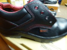 *Pair of YDS Safety Shoes Size 44