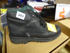 *Pair of Prospector Safety Boots Black Size 10