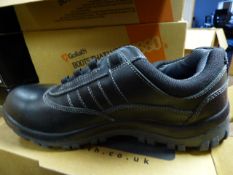 *Pair of Goliath Black Leather Safety Trainers Size 7