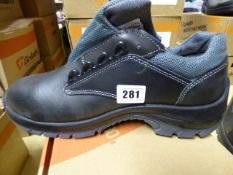 *Pair of Goliath Non-Metal Lace Up Trainers - (Black) Size 8