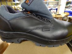 *Pair of Goliath Non-Metallic Lace Up Trainers Black Size 11