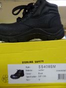 *Pair of Sterling Black Safety Boots - Size 3