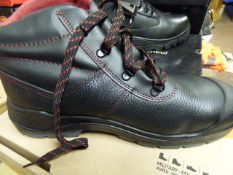 *Pair of YDS Black Safety Boots with Red Stitching Size 43