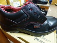 *Pair of YBS Safety Shoes Size 42