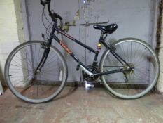 Lady's Trek Multi Track Cycle in Black