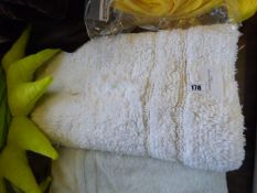 *KS REVERSIBLE BATH MAT