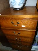 Oak Chest of 5 Drawers