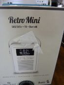 *V/Q RETRO MINI RADIO BLCK