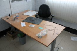 'L' Shaped Desk with Black & Chrome Office Chair