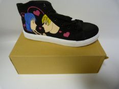 Pair of Converse Style Printed Ladies Shoes Black - Size 39