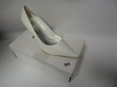 Pair of Ladies White Stilettos - Size 6