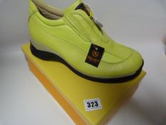 Pair of Solaba moda Ladies Shoes Lime Green - Size 37