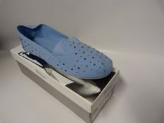 Pair of Miss Indigo Blue Slip on Shoes - Size 6