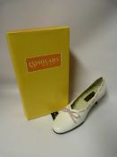 Pair of White Ladies Shoes with Pink Ribbon Detail - Size 40