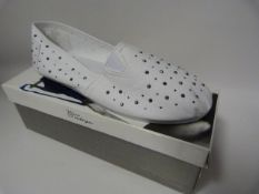 Pair of Miss Indigo White Slip on Canvas Shoes - Size 5