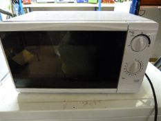 700 Watt Microwave Oven