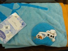 *DISNEY BEACH TOWEL